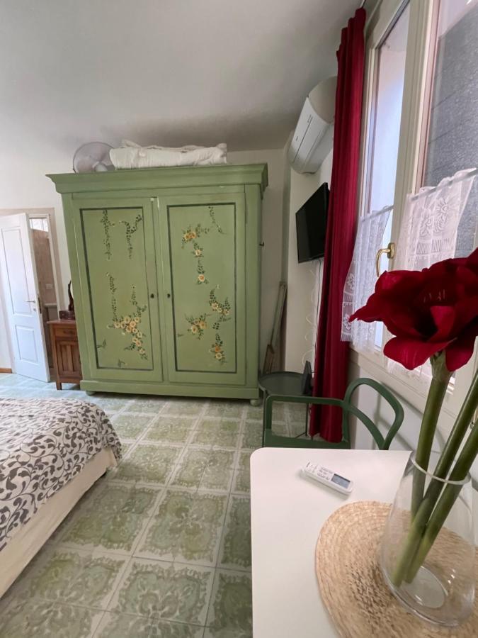 Отель Blooming Gate Венеция Экстерьер фото